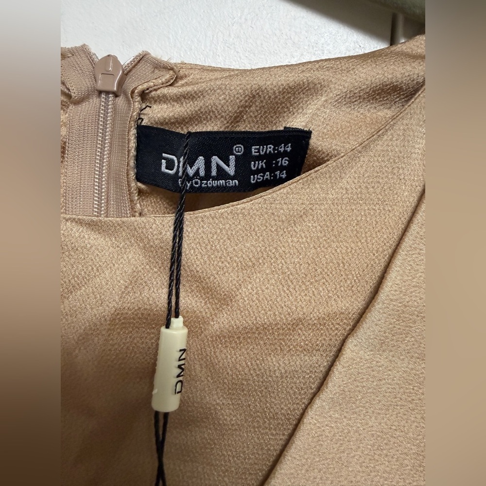 Long Sleeve Tie-Waist Maxi Dress in light Camel beige Size 12 A-line - Picture 6 of 9